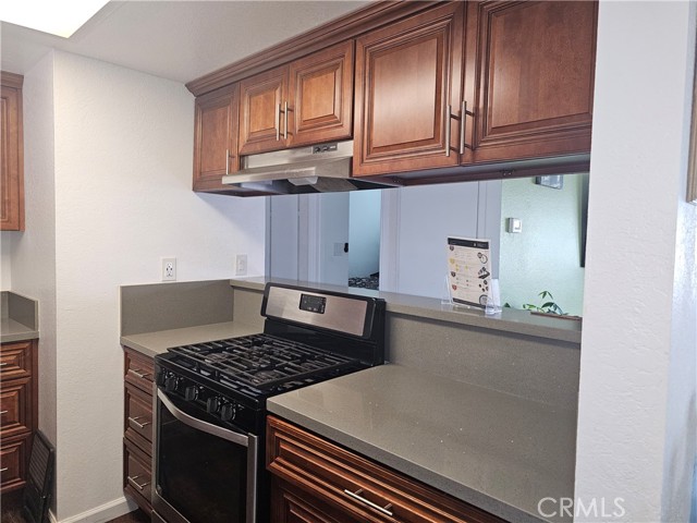 Detail Gallery Image 10 of 39 For 565 W Greenwood Ave #25,  La Habra,  CA 90631 - 2 Beds | 2 Baths