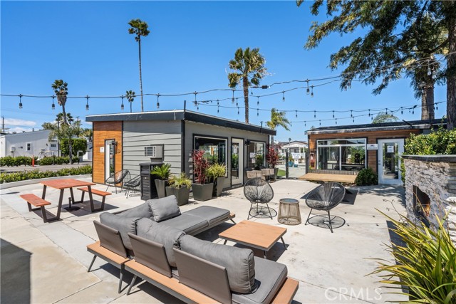 Detail Gallery Image 31 of 37 For 8250 Lankershim Blvd #33,  North Hollywood,  CA 91605 - 3 Beds | 2 Baths