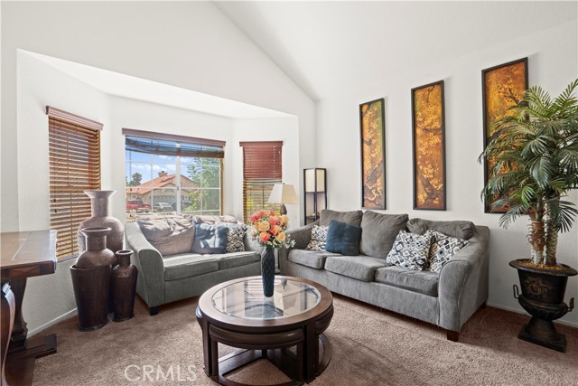 Detail Gallery Image 5 of 39 For 6742 N Chason Way, San Bernardino,  CA 92407 - 5 Beds | 3 Baths