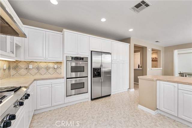Detail Gallery Image 13 of 54 For 29126 Starwood Pl, Saugus,  CA 91390 - 4 Beds | 3/1 Baths