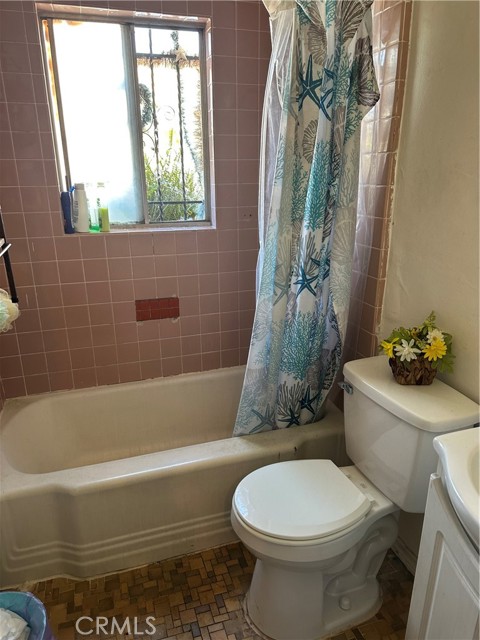 Detail Gallery Image 10 of 14 For 11507 Grape, Los Angeles,  CA 90059 - – Beds | – Baths