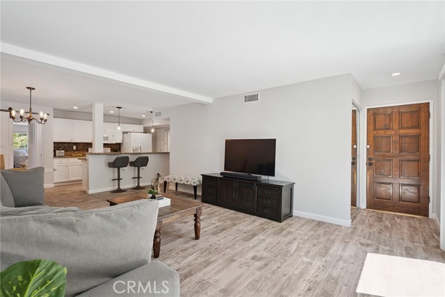 Detail Gallery Image 2 of 41 For 23391 Park Sorrento #63,  Calabasas,  CA 91302 - 3 Beds | 2 Baths