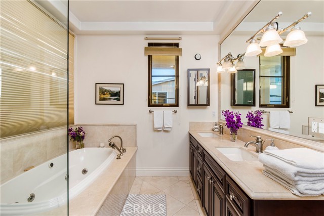 Detail Gallery Image 22 of 43 For 320 33rd Pl, Manhattan Beach,  CA 90266 - 3 Beds | 4 Baths