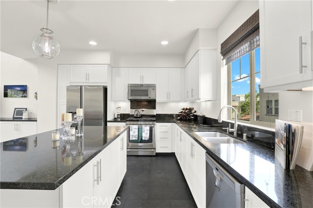 Detail Gallery Image 2 of 25 For 7 Abarrota, Rancho Mission Viejo,  CA 92694 - 2 Beds | 2/1 Baths