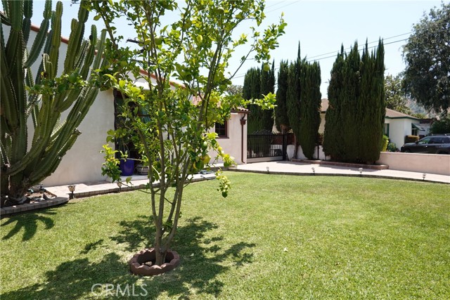 430 Sonora Avenue, Glendale CA: https://media.crmls.org/medias/c86b1253-7d42-4b3c-8b54-2e2db2a3fec9.jpg