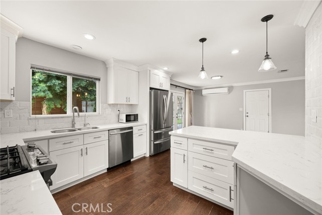 Detail Gallery Image 12 of 30 For 9702 E Camino Real, Arcadia,  CA 91007 - 3 Beds | 2 Baths