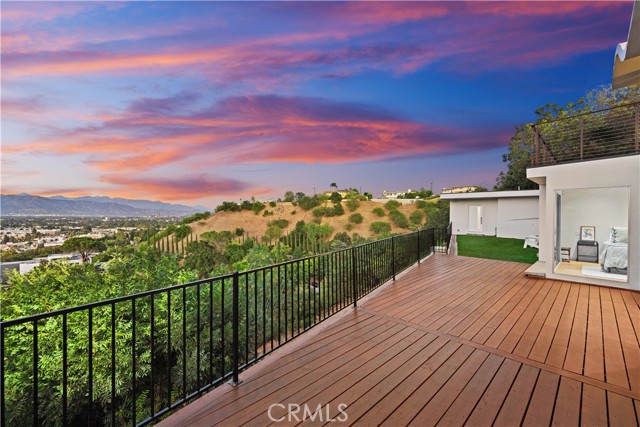 3631 Sunswept Drive, Studio City CA: https://media.crmls.org/medias/c86c59ab-9c11-4db8-adc9-9f2537d931c7.jpg