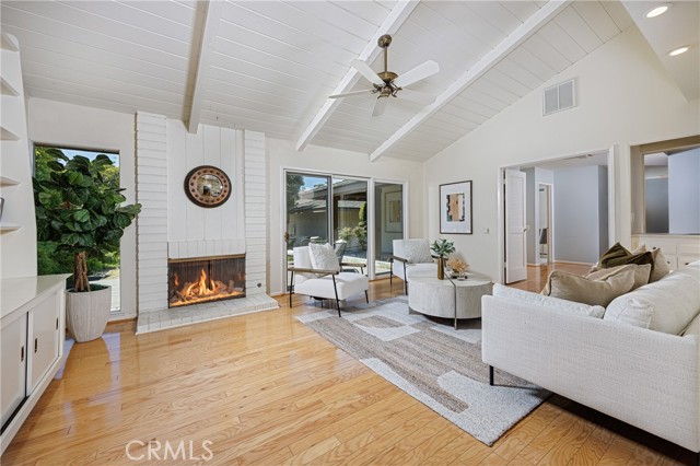 Detail Gallery Image 13 of 35 For 3620 Catamaran Dr, Corona Del Mar,  CA 92625 - 4 Beds | 2/1 Baths