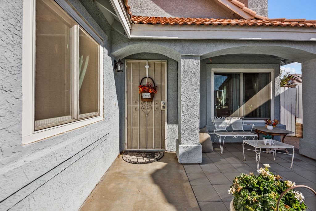 Detail Gallery Image 4 of 34 For 36916 Regency Pl, Palmdale,  CA 93552 - 3 Beds | 2 Baths