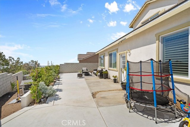 6749 Olive Avenue, San Bernardino CA: https://media.crmls.org/medias/c86da0ed-9383-4a9e-8052-23647262244c.jpg