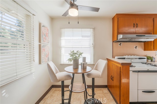 Detail Gallery Image 11 of 46 For 1241 S Walnut, Anaheim,  CA 92802 - 3 Beds | 2 Baths