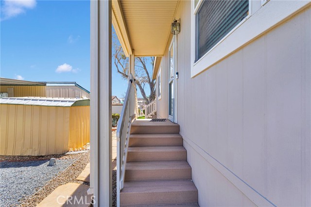 13393 Mariposa Road, Victorville CA: https://media.crmls.org/medias/c86e71e2-096b-4bea-9868-0caeaec9a9b4.jpg