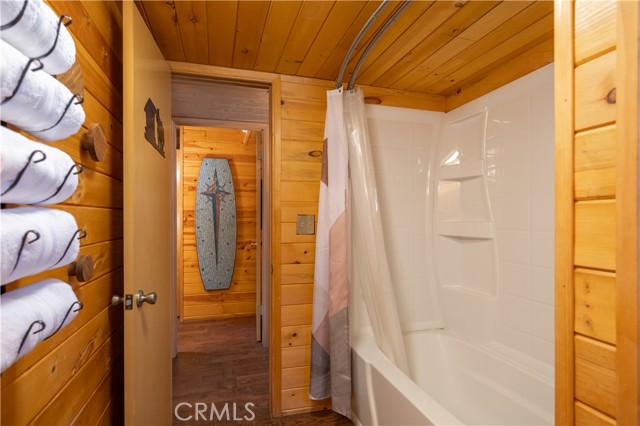 Detail Gallery Image 24 of 38 For 1216 Aspen Dr, Big Bear Lake,  CA 92315 - 3 Beds | 2 Baths