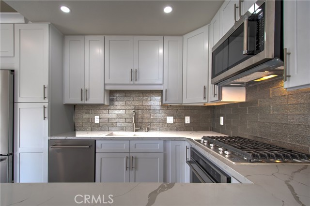 60 Greenmoor, Irvine CA: https://media.crmls.org/medias/c86f3e64-a679-45f9-90ab-9a5bb0671e51.jpg