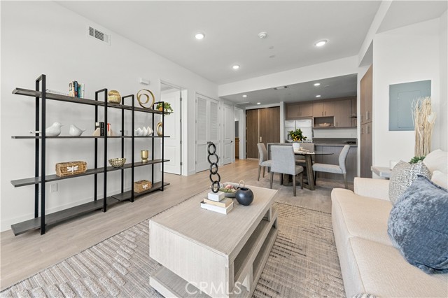 Detail Gallery Image 10 of 51 For 168 S Monterey St #413,  Alhambra,  CA 91801 - 1 Beds | 1/1 Baths