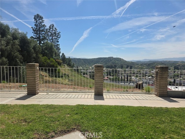 Detail Gallery Image 32 of 38 For 26938 via Terraza, Saugus,  CA 91350 - 3 Beds | 3 Baths