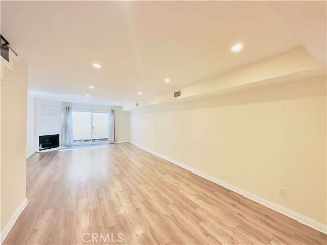 525 E Verdugo Avenue, Burbank CA: https://media.crmls.org/medias/c87259c3-8922-47e1-83aa-031e432c5264.jpg