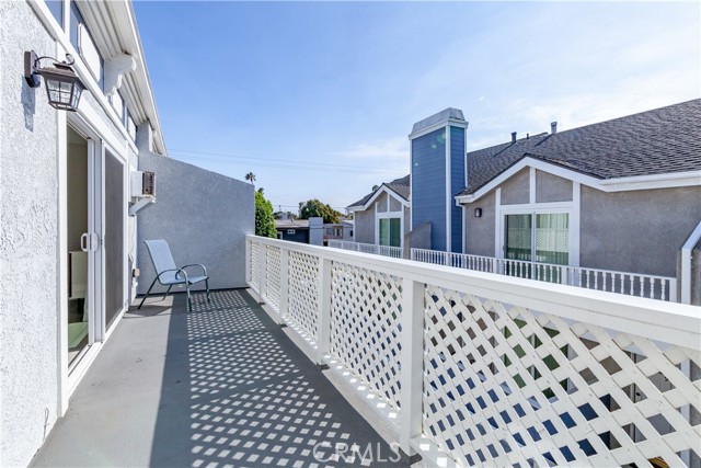 1421 12th Street, Manhattan Beach, California 90266, 2 Bedrooms Bedrooms, ,2 BathroomsBathrooms,Residential,Sold,12th,OC22148613