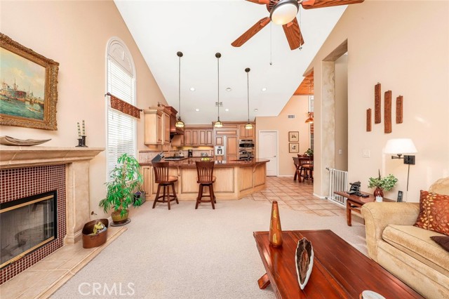 5618 Gardendale Lane, Palmdale CA: https://media.crmls.org/medias/c872baeb-c728-4b91-8e53-32e4bd19d80a.jpg