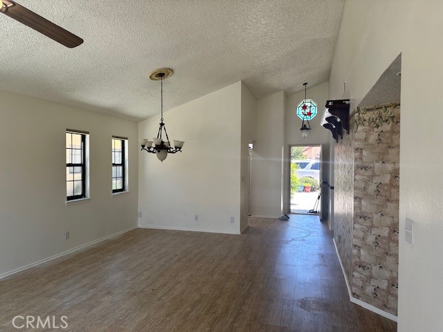 19080 Elm Drive, Apple Valley CA: https://media.crmls.org/medias/c872cc0a-3db4-4c92-bd94-7fdcbc363bf8.jpg