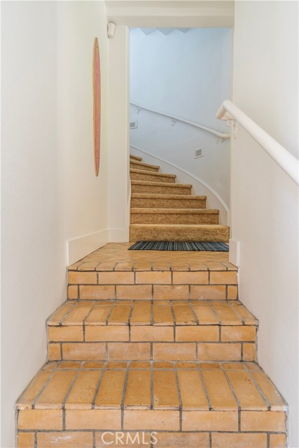 300 19TH Street, Manhattan Beach CA: https://media.crmls.org/medias/c872f759-4b81-48ea-b666-9727900c243a.jpg