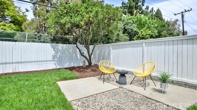 2737 Lorenzo Avenue, Costa Mesa CA: https://media.crmls.org/medias/c87359a1-2844-43d1-a8c6-d43e901df954.jpg