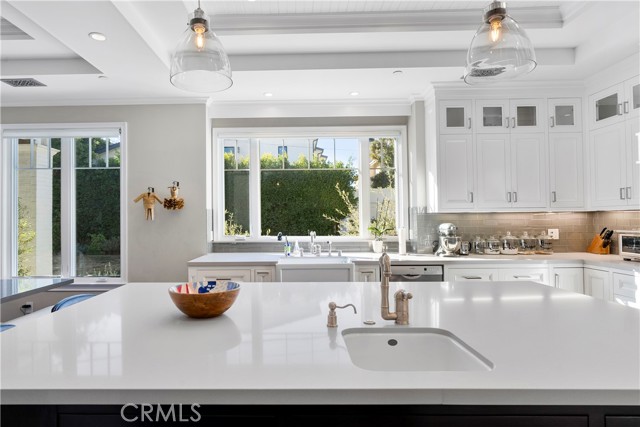 Detail Gallery Image 18 of 45 For 4151 Greenbush Ave, Sherman Oaks,  CA 91423 - 5 Beds | 6 Baths