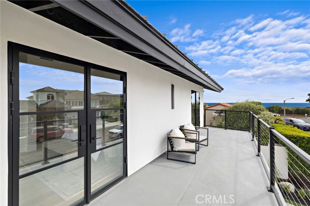 Detail Gallery Image 37 of 44 For 6 Monterey Cir, Corona Del Mar,  CA 92625 - 6 Beds | 4 Baths