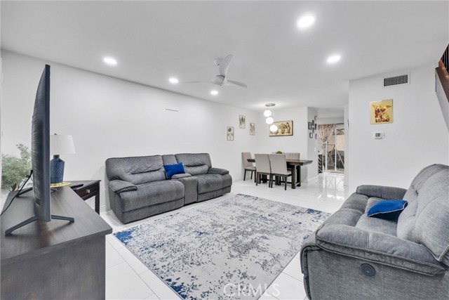 Detail Gallery Image 2 of 36 For 15970 Hyde Ct, Fountain Valley,  CA 92708 - 2 Beds | 1/1 Baths