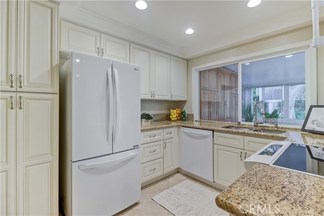 5341 Bahia Blanca W, Laguna Woods CA: https://media.crmls.org/medias/c873daf4-2f5a-4ed4-8ac7-e93e1a22f6dc.jpg