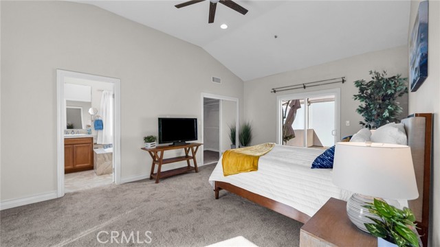 Detail Gallery Image 14 of 28 For 2723 Carnegie Ln a,  Redondo Beach,  CA 90278 - 3 Beds | 2/1 Baths