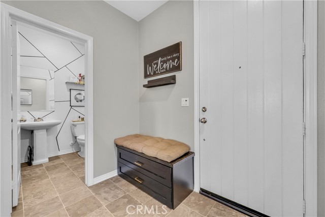 Detail Gallery Image 18 of 49 For 2493 Gunner Ridge Way, Rialto,  CA 92377 - 3 Beds | 2/1 Baths
