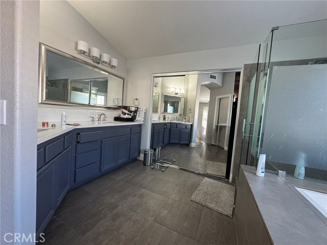 Detail Gallery Image 25 of 39 For 664 Rembrandt, Corona,  CA 92882 - 4 Beds | 3 Baths