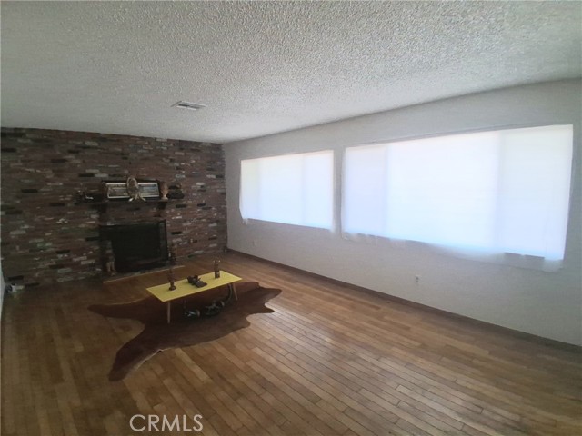 12587 Bradley Avenue photo 8