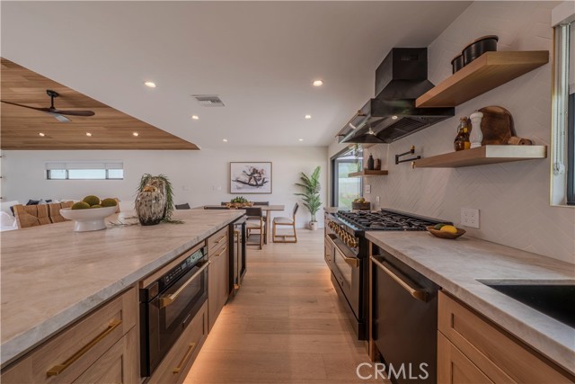9141 Aloha Drive, Huntington Beach CA: https://media.crmls.org/medias/c87550bd-cc5a-4da0-b84f-5d4b40ca84da.jpg