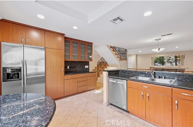 Detail Gallery Image 7 of 44 For 17937 Magnolia Bld #18,  Encino,  CA 91316 - 2 Beds | 3 Baths
