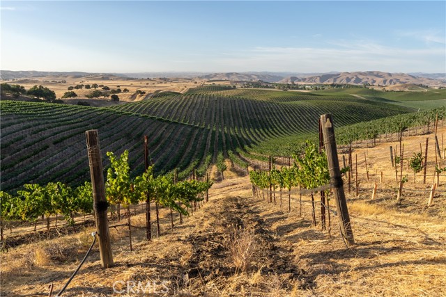1825 Nygren Road, San Miguel CA: https://media.crmls.org/medias/c87782f5-b7b6-496d-a272-bdce5096ff6f.jpg