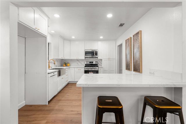 670 E Palm Avenue, Redlands CA: https://media.crmls.org/medias/c878acaf-ea34-40e7-b0bd-6566b89f2597.jpg