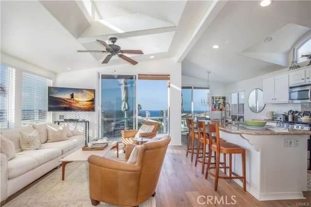 Detail Gallery Image 6 of 15 For 30802 Coast Hwy #C2,  Laguna Beach,  CA 92651 - 2 Beds | 2 Baths