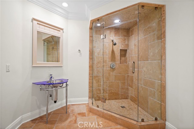 13320 Mulholland Drive, Beverly Hills CA: https://media.crmls.org/medias/c87915b4-2bd9-4fb6-a8c1-5e44b70ccca8.jpg