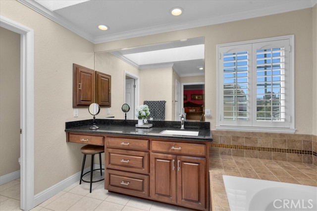 2123 Shelburne Way, Torrance CA: https://media.crmls.org/medias/c879a229-eb9e-4f88-9722-e50c42e224cc.jpg