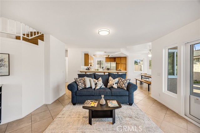 Detail Gallery Image 8 of 27 For 109 E 9th, Azusa,  CA 91702 - 4 Beds | 3 Baths