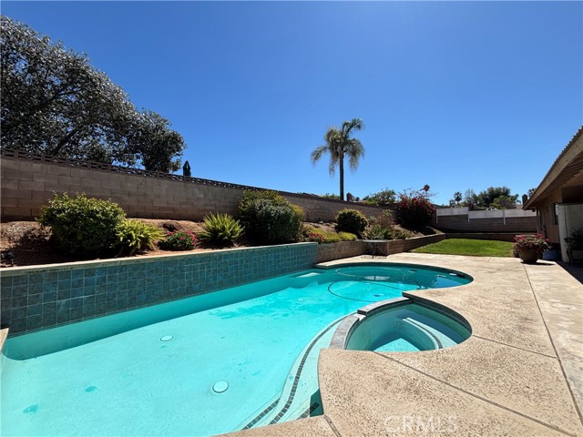 205 Ford Street, Redlands CA: https://media.crmls.org/medias/c87b21af-c07a-4fdc-bc1e-8f1b00d91aa1.jpg