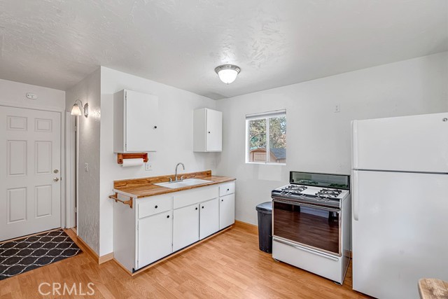 Detail Gallery Image 8 of 28 For 523 Wabash Ln, Sugarloaf,  CA 92386 - 2 Beds | 1 Baths