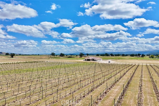 50645 Lockwood Road, Lockwood CA: https://media.crmls.org/medias/c87b5e6c-e20a-483d-bdfa-5640edd63483.jpg