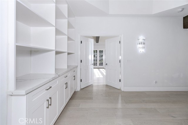 6037 Little Oak Lane, Woodland Hills CA: https://media.crmls.org/medias/c87b97a0-7fc6-4c19-adbc-323a3fb614b3.jpg