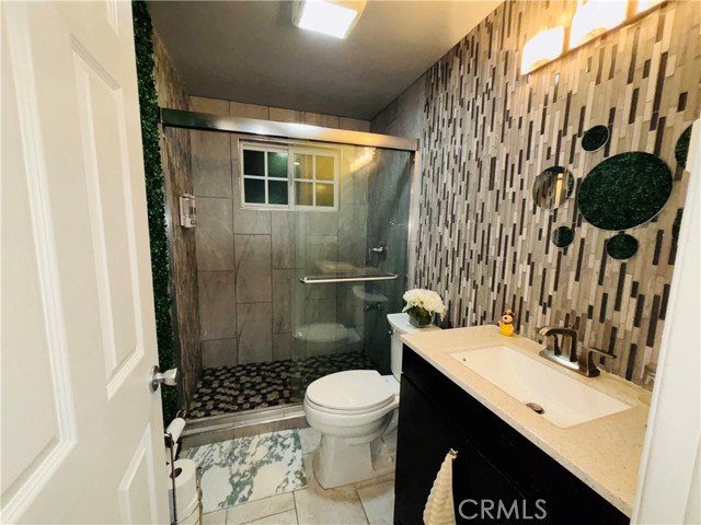 Detail Gallery Image 14 of 25 For 5311 Pirotte Dr, San Diego,  CA 92105 - 2 Beds | 2 Baths