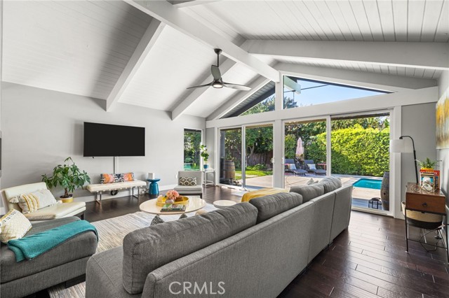 Detail Gallery Image 6 of 23 For 13231 Sandhurst Pl, North Tustin,  CA 92705 - 4 Beds | 2/1 Baths