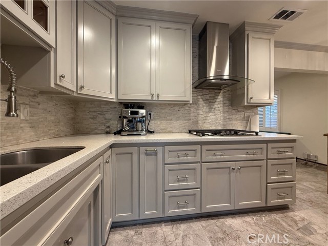 Detail Gallery Image 5 of 11 For 4552 Los Toros, Pico Rivera,  CA 90660 - 2 Beds | 1 Baths