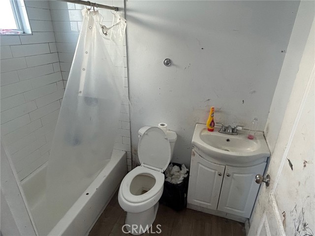 Detail Gallery Image 7 of 16 For 655 W 113th, Los Angeles,  CA 90044 - – Beds | – Baths